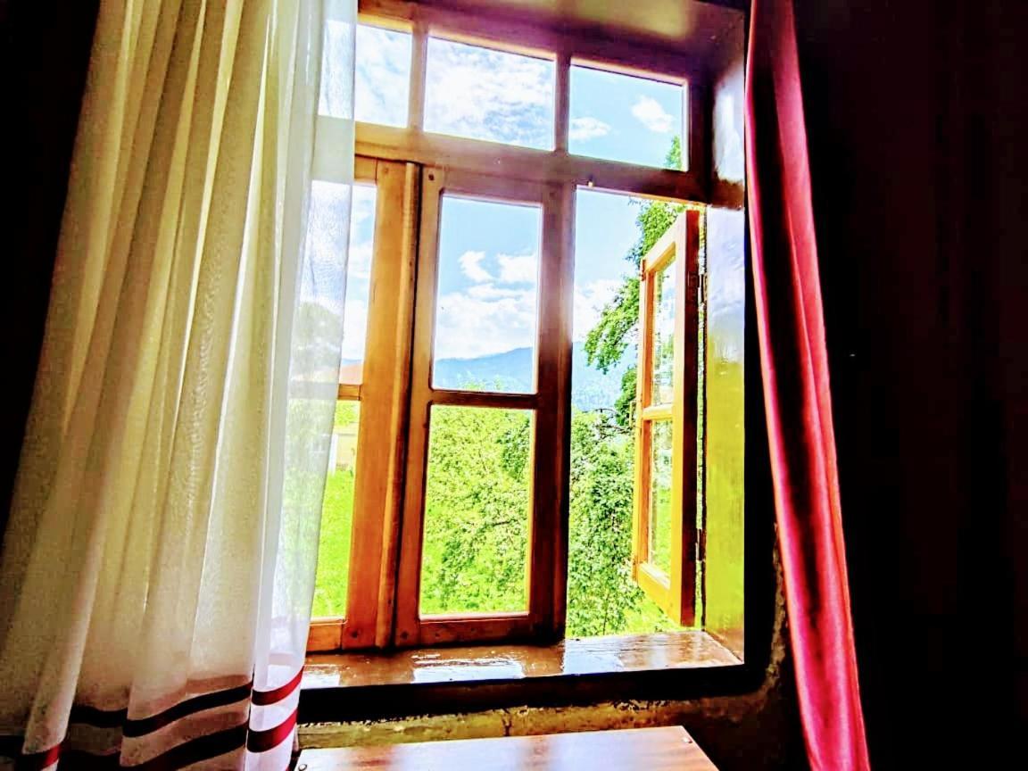 Laila Guest House Mestia Exterior photo